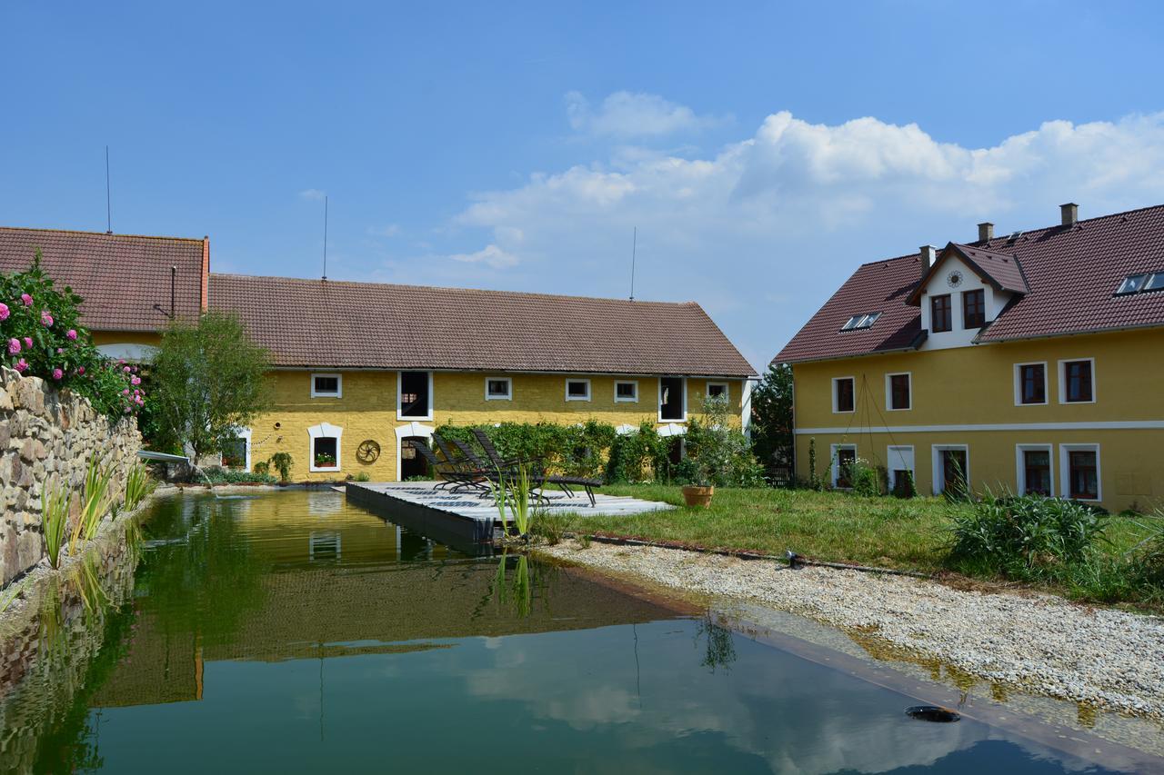 Statek Luníkov Zizice Exterior foto